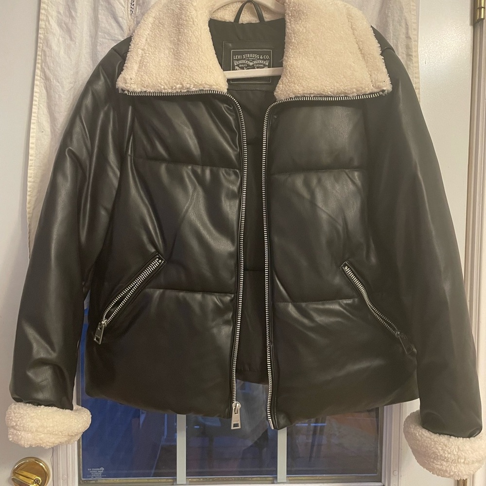 Levi's Cream and Black Puffer Jacket with Sherpa Collar